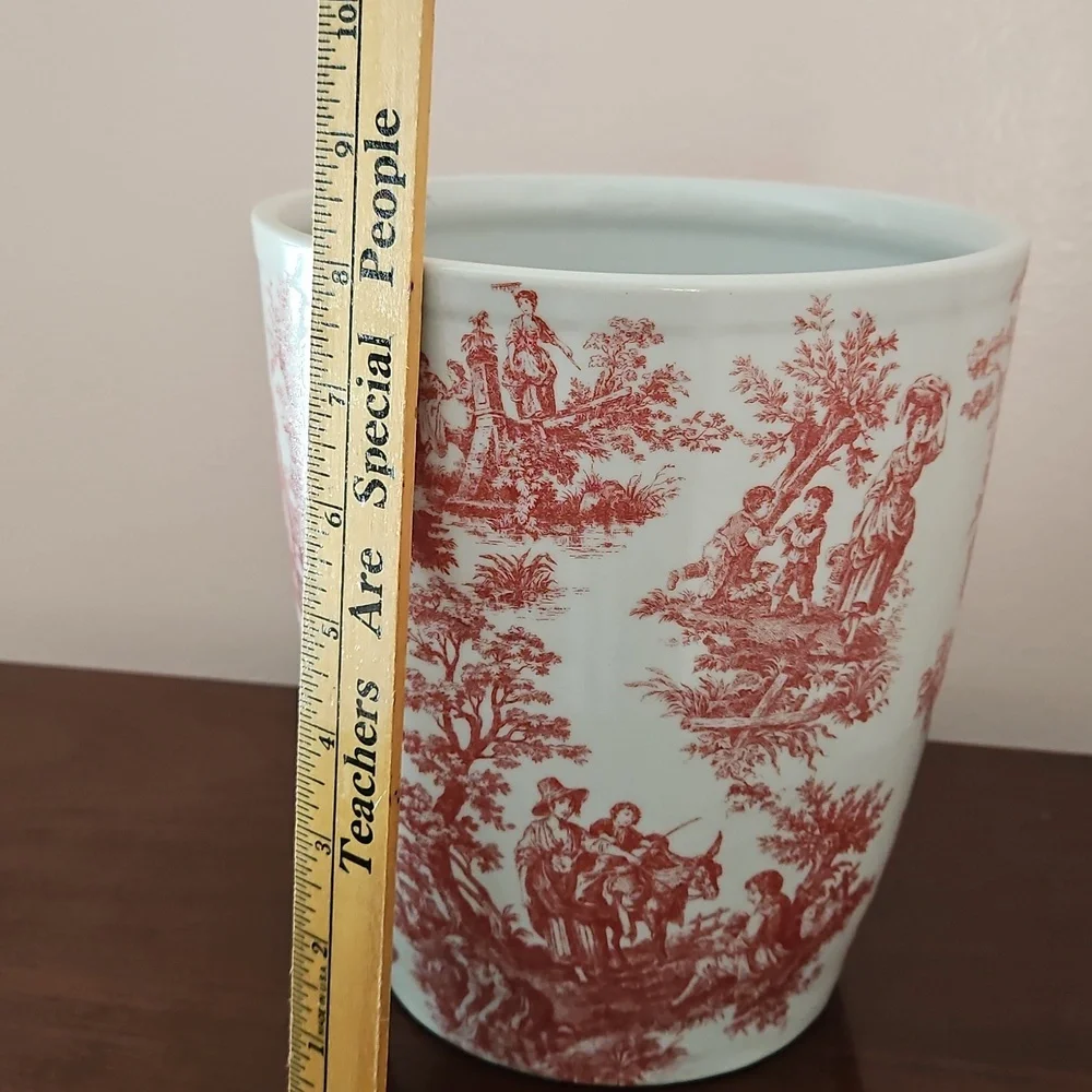 Ceramic Cache Pot - Picture 3 of 4